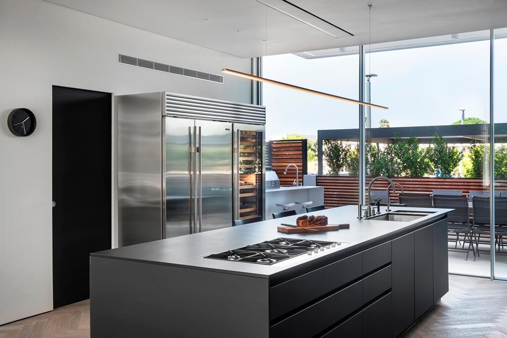 מעצבת פנים בתל אביב עם ניסיון בפרויקטים יוקרתיים